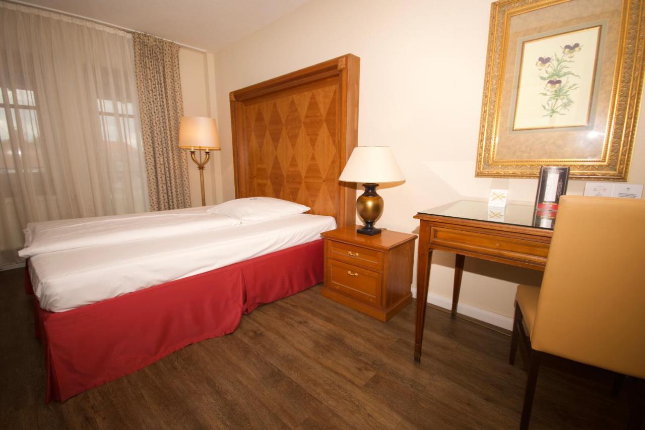 Gaestehaus Bavaria Regensburg Bagian luar foto