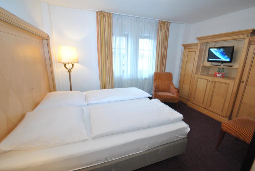 Gaestehaus Bavaria Regensburg Bagian luar foto